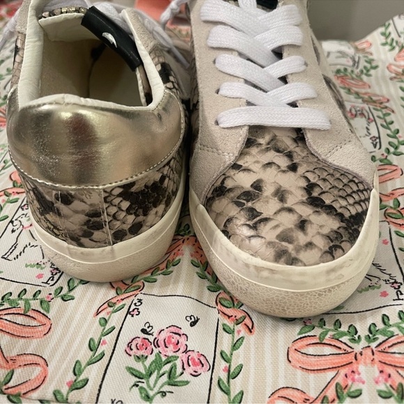 STEVE MADDEN ANIMAL PRINT !!  Like new! Cure star detail!! Size 10 - Picture 7 of 7